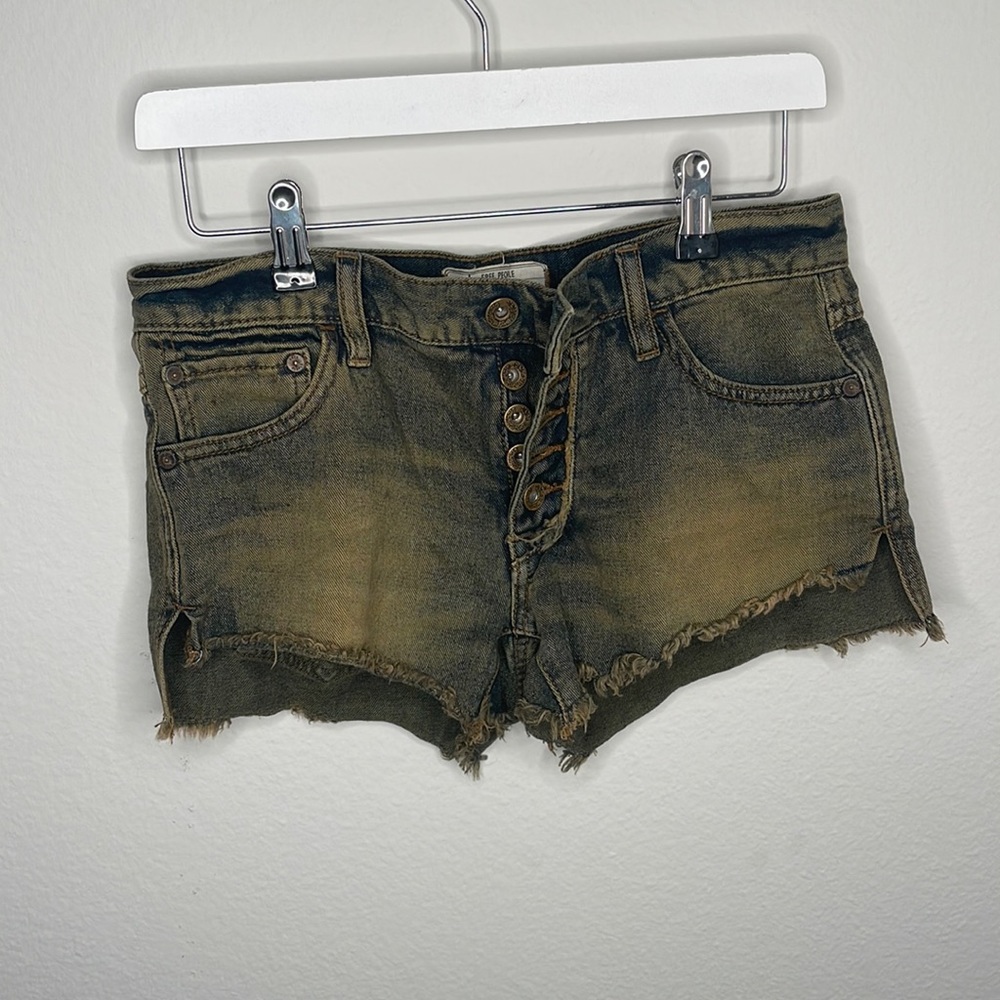 Free People Size 24 green shorts